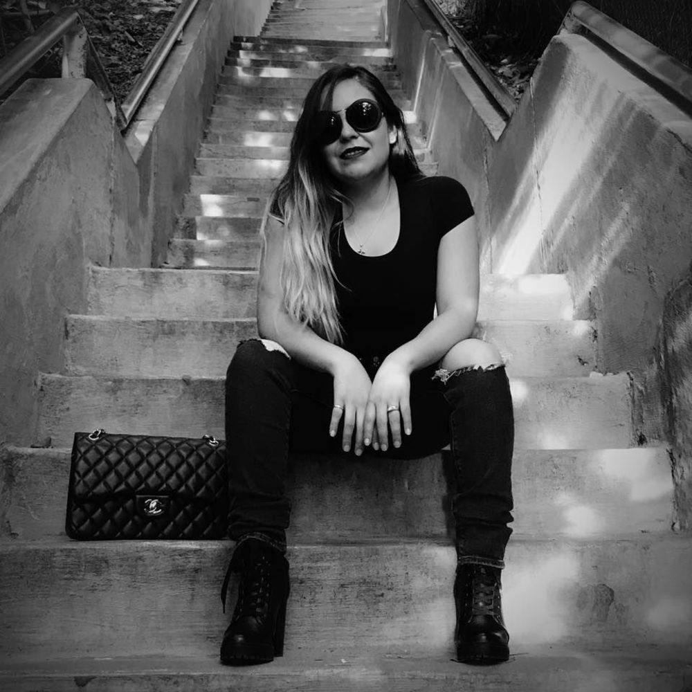Meet your Posher, Itzel
